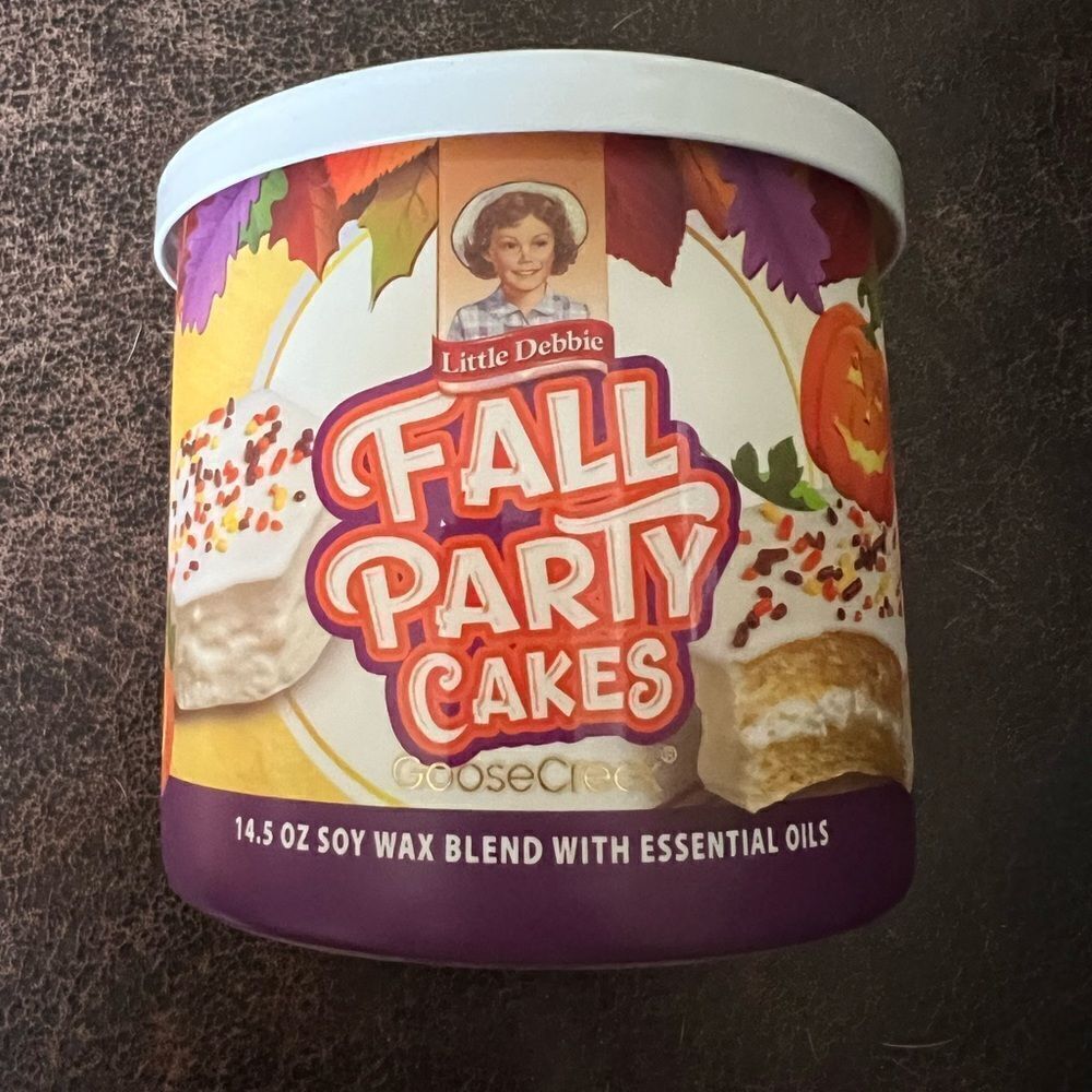 Goose Creek Limited Edition Little Debbie Series Fall Party Cakes 3 Wick Candle